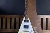 Gibson 2022 Flying V 70s Classic White-12.jpg